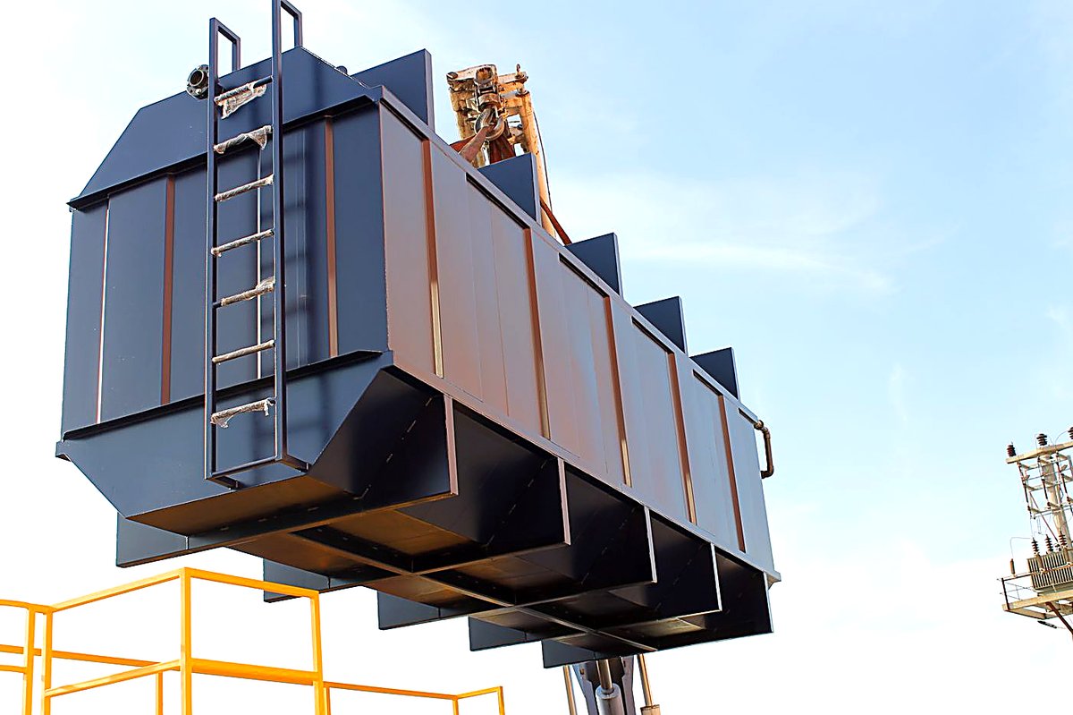 GESU tank handling by crane