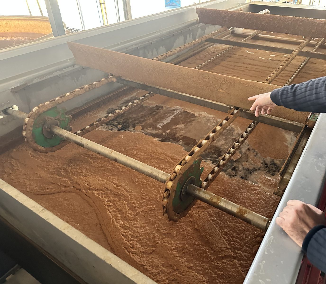 GESU DAF unit in operation — floated sludge on the surface and chain skimmer