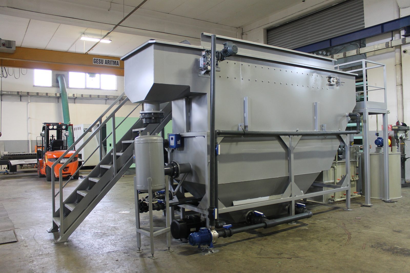 Large-scale GESU DAF unit completed at the GESU factory — with service stairway and saturation tank