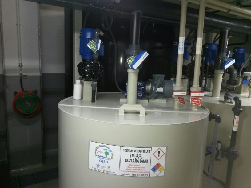 GESU-labelled sodium metabisulphite dosing tank and dosing pumps at the Maysan Mando plant