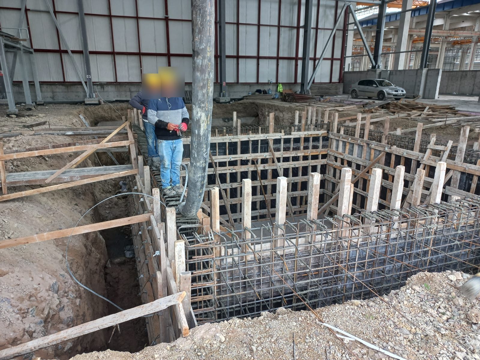 Mişa Galvaniz treatment plant construction site, rebar works of reinforced concrete basins