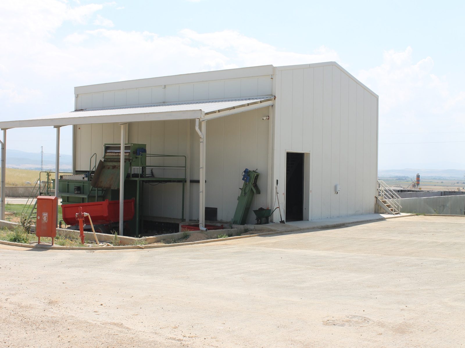 HDÇ integrated meat facility GESU DAF unit under canopy