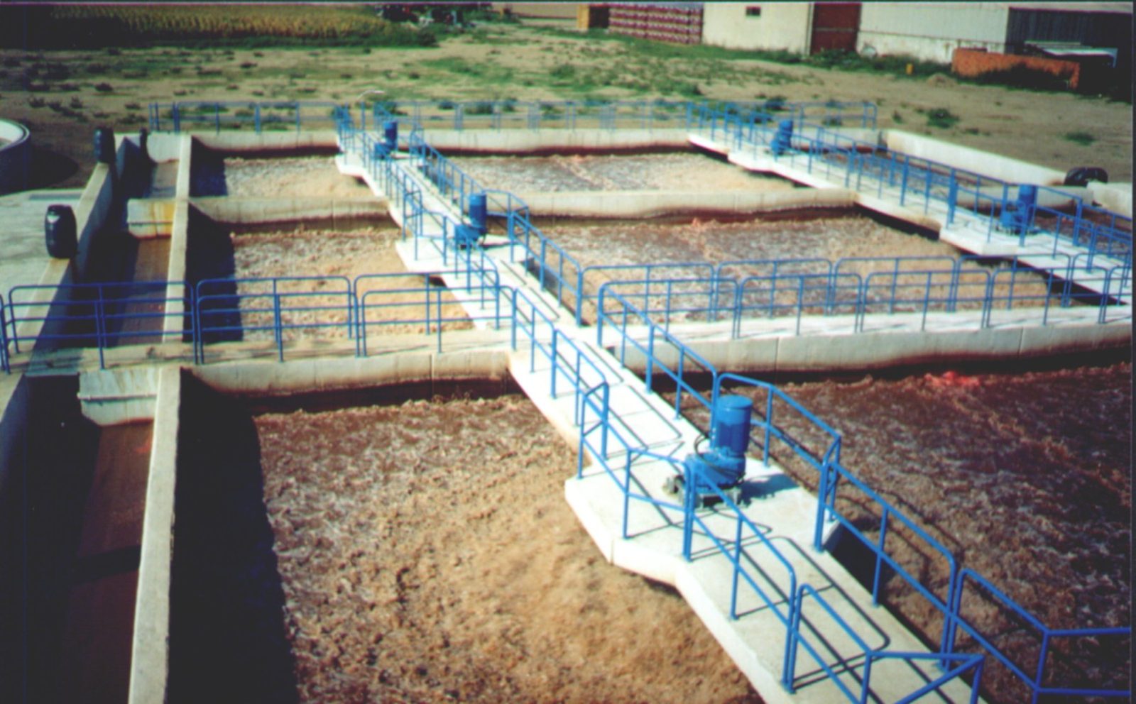 Tat Konserve Karacabey treatment plant, aeration basins in operation — archive photo dated 17 December 1999